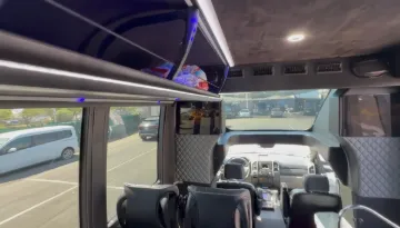 Picture of 2017 Ford F550 Executive Shuttle Bus