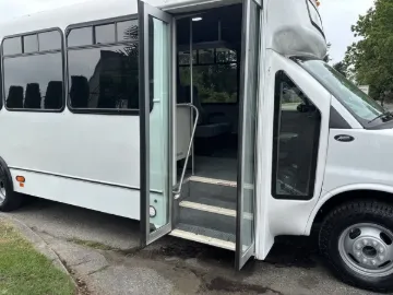 Picture of 2020 Chevrolet Express 4500 Shuttle Bus