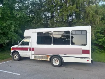 Picture of 2002 E350 Cargo Bus Shuttle Bus