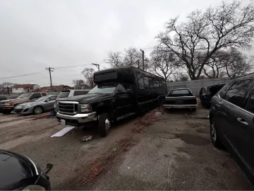 Picture of 2004 F550 Shuttle Bus Limo & Party Bus