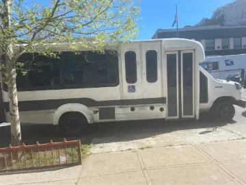Picture of 2010 E450 Shuttle Bus