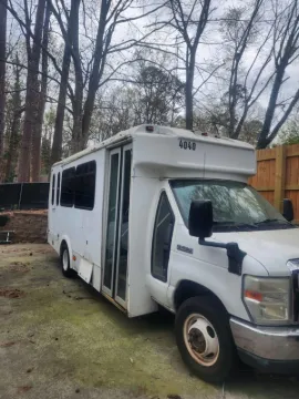 Picture of 2016 Ford E450 Glaval ADA Shuttle Bus