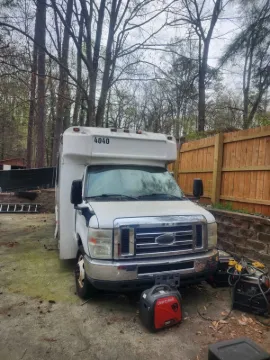 Picture of 2016 Ford E450 Glaval ADA Shuttle Bus