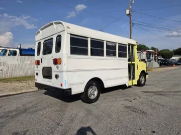 Picture of 2005 Express 3500 Passenger Bus Shuttle Bus