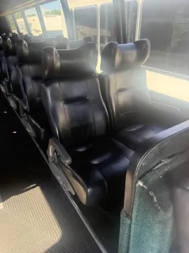 Picture of 2007 Mid Size Bus
