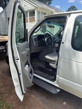 Picture of 2010 Ford E350 Passenger Van