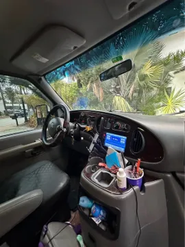 Picture of 2005 E350 Super Duty Passenger Van