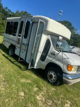 Picture of 2003 E350 Super Duty Passenger ADA Shuttle Bus