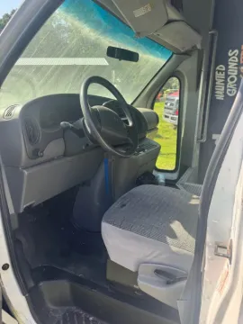 Picture of 2003 E350 Super Duty Passenger ADA Shuttle Bus