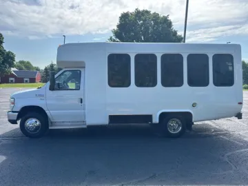 Picture of 2016 Ford E-350 Coach ADA Shuttle Bus