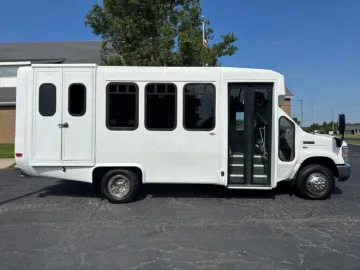 Picture of 2016 Ford E-350 Coach ADA Shuttle Bus