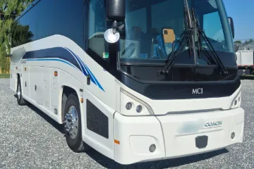 Picture of 2019 MCI J3500 44P