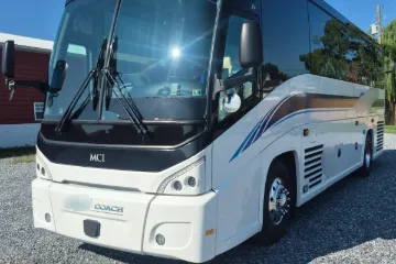 Picture of 2019 MCI J3500 44P