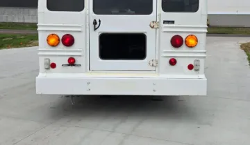 Picture of 2003 Chevrolet Express Shuttle Bus