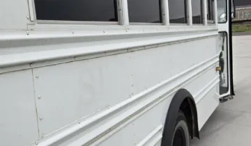 Picture of 2003 Chevrolet Express Shuttle Bus