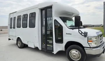 Picture of 2010 Ford E450 Startrans Shuttle Bus