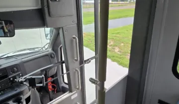 Picture of 2010 Ford E450 Startrans Shuttle Bus