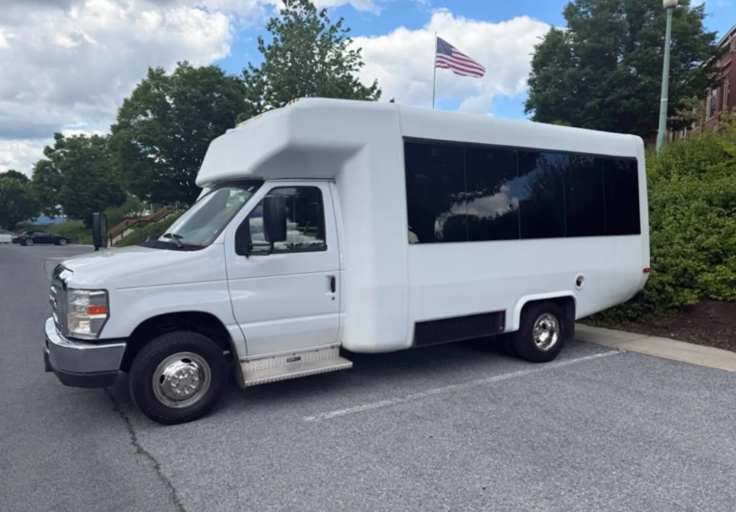 Ford E450 Shuttle Bus