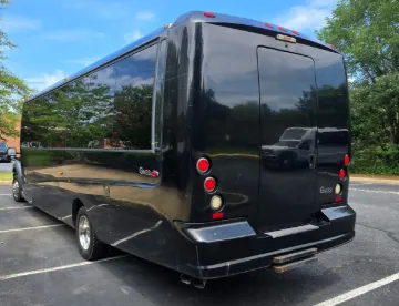Picture of 2015 Ford F550 Gm33 Executive Shuttle Bus