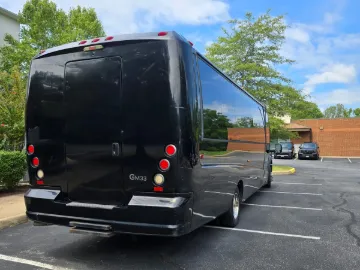 Picture of 2015 Ford F550 Gm33 Executive Shuttle Bus