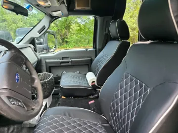 Picture of 2015 Ford F550 Gm33 Executive Shuttle Bus