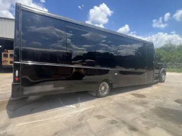 2017 Ford F550 Berkshire 27P Shuttle 