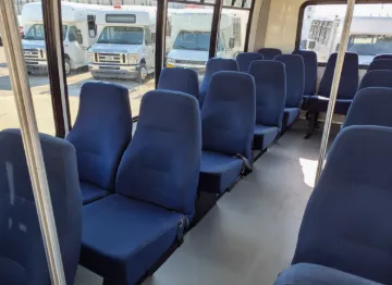 Picture of 2016 Ford Super Duty F-550 Drw Shuttle Bus
