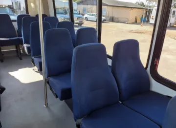 Picture of 2016 Ford Super Duty F-550 Drw Shuttle Bus