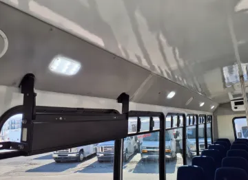 Picture of 2016 Ford Super Duty F-550 Drw Shuttle Bus