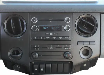 Picture of 2016 Ford Super Duty F-550 Drw Shuttle Bus