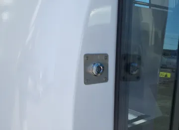 Picture of 2016 Ford Super Duty F-550 Drw Shuttle Bus