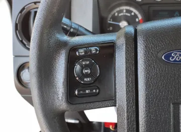 Picture of 2016 Ford Super Duty F-550 Drw Shuttle Bus