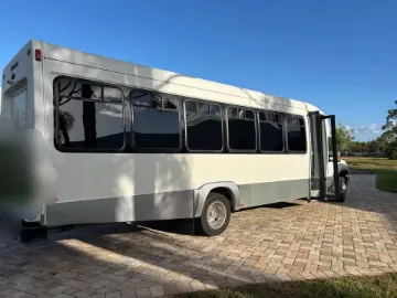 2012 Ford Alliance F550 Shuttle Bus