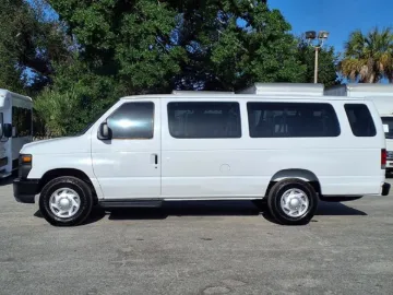 Picture of 2011 Ford E350 Super Duty Passenger Van