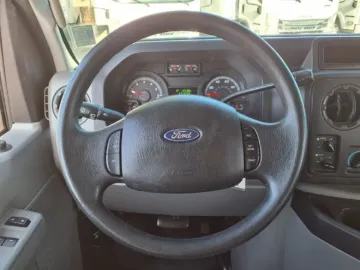 Picture of 2011 Ford E350 Super Duty Passenger Van
