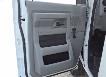 Picture of 2016 Ford E-450 Starcraft 12P ADA