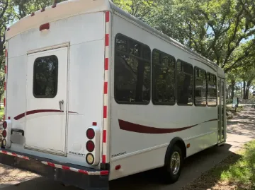 2008 Ford E-450 Starcraft 24P 