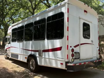 2008 Ford E-450 Starcraft 24P 