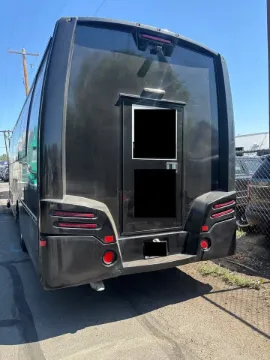 2016 Ford F650 Shuttle Bus