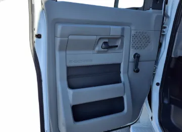 Picture of 2021 Ford E-Series Cutaway Shuttle Bus