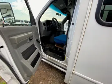 Picture of 2012 Ford E450 Starcraft Shuttle Bus ADA