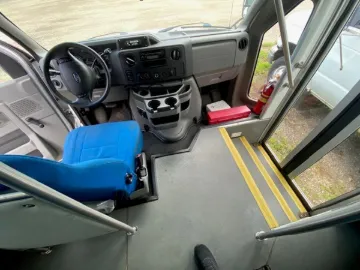 Picture of 2012 Ford E450 Starcraft Shuttle Bus ADA
