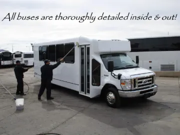 Picture of 2005 MCI J4500 Coach Coach Bus