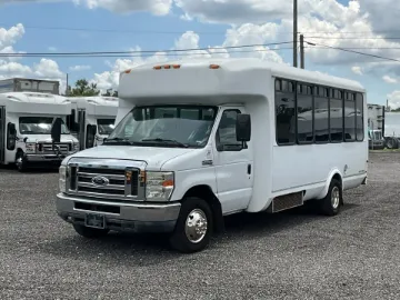 2013 Ford E450 Shuttle Bus