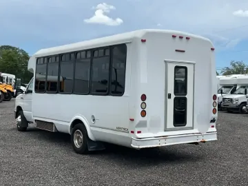 2013 Ford E450 Shuttle Bus