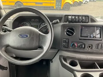 2013 Ford E450 Shuttle Bus