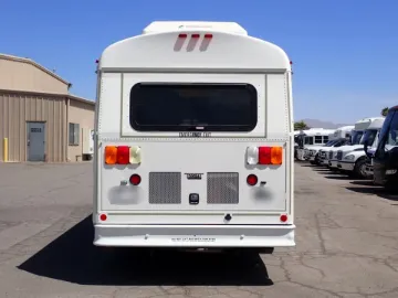 Picture of 2014 Thomas Built Buses Saf-T-Liner Hdx Activity Bus