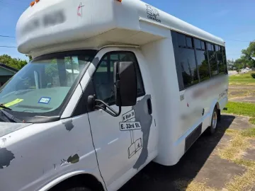 Picture of 2004 Chevrolet Express Girardin Shuttle Bus