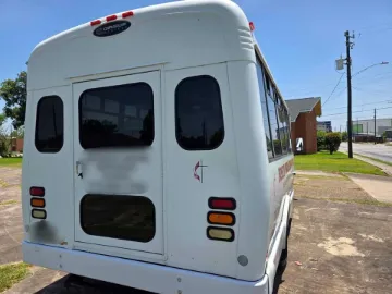 Picture of 2004 Chevrolet Express Girardin Shuttle Bus