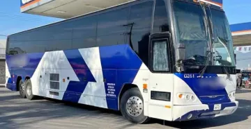 Picture of 2005 Prevost H20 Coach Bus